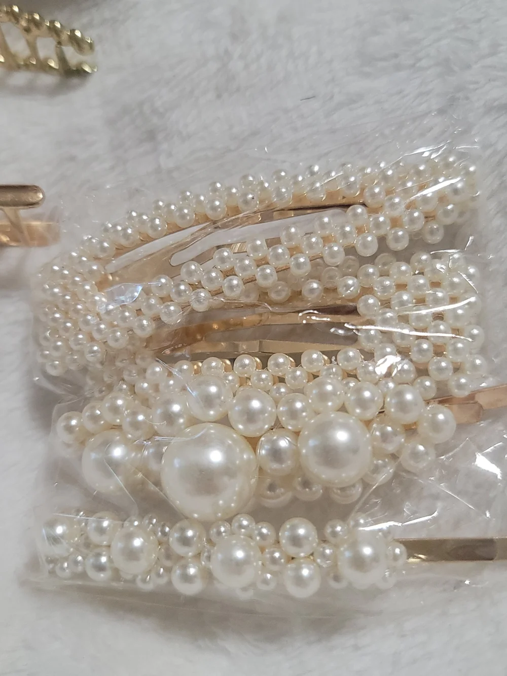 New hair accessories Pearl hair clips Gold claw clips Invisibobble hair ties